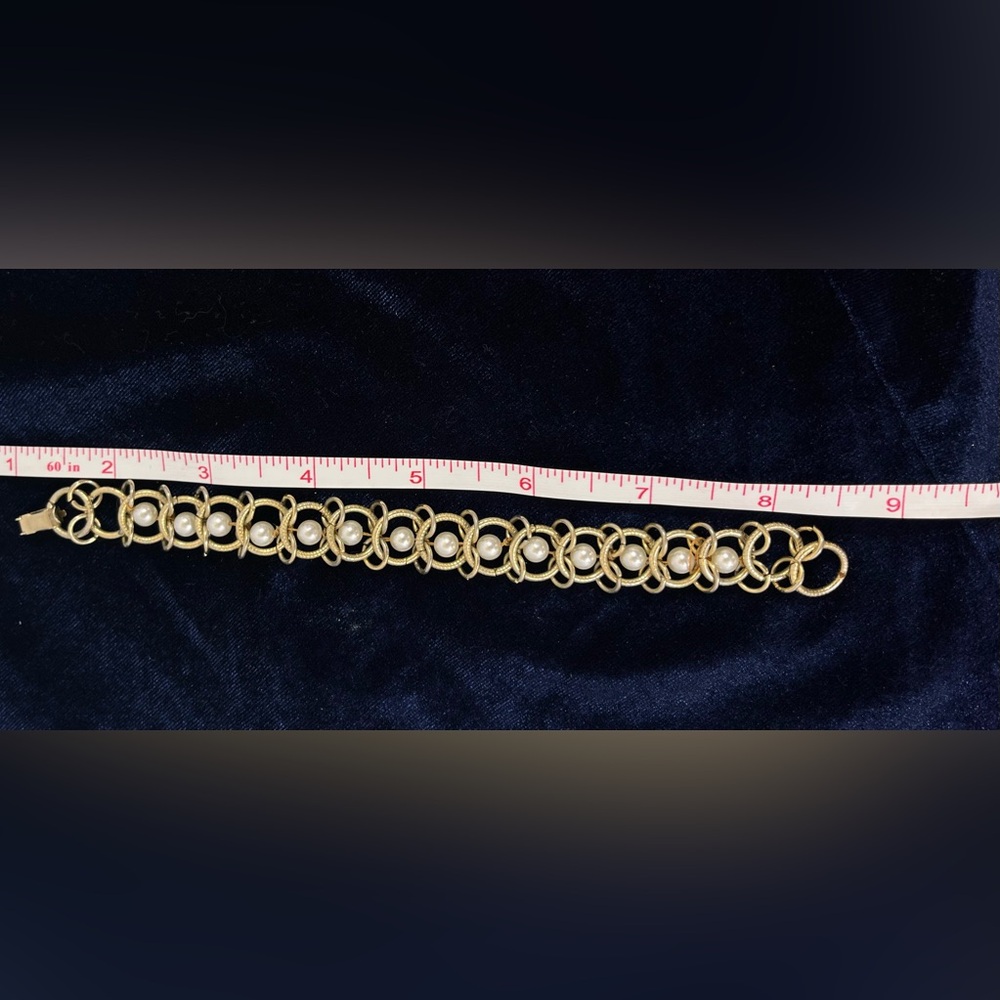 Vintage Goldette NY Bracelet Gold Tone Faux Pearl Link 1960’s Foldover Clasp 8” - Picture 5 of 6